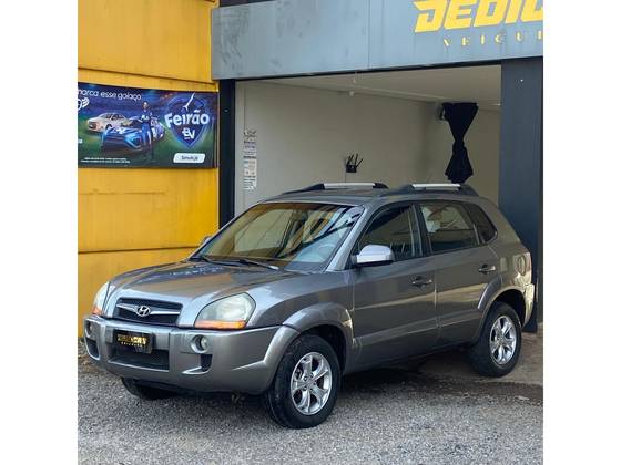 HYUNDAI TUCSON 2.0 MPFI GLS 16V 143CV 2WD FLEX 4P AUTOMÁTICO HYUNDAI TUCSON 2.0 MPFI GLS 16V 143CV 2WD FLEX 4P AUTOMÁTICO